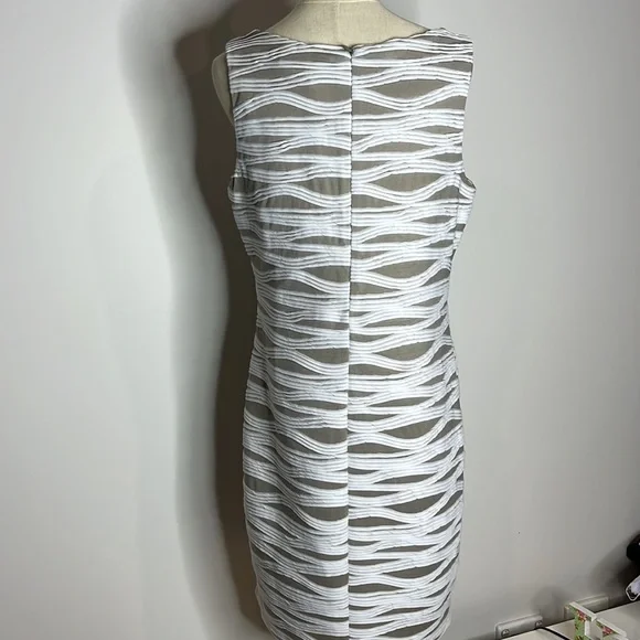 Franklyman design USA cream  white stretch dress - Picture 5 of 9